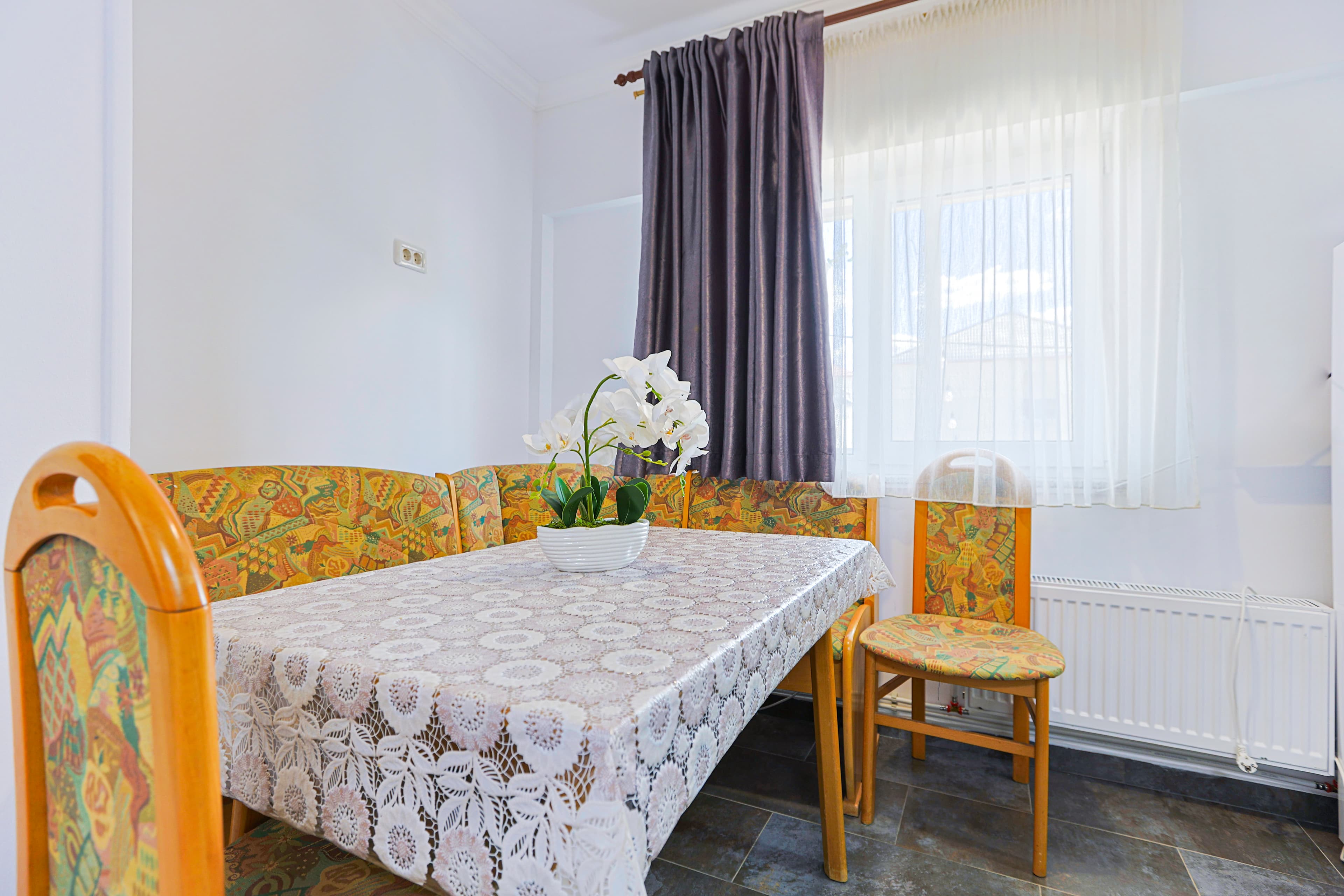 Apartament 2 Vila Vaias Aparts Târgu Neamț — interior 4